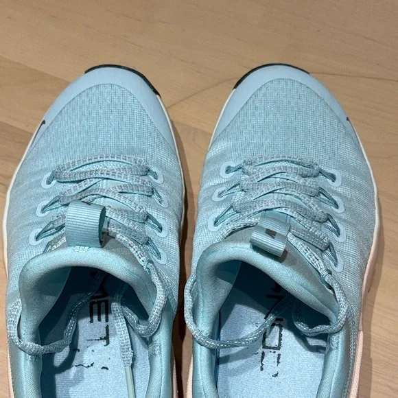 Nike Free Metcon 6 Training Shoes in Light Blue and Light Pink - Picture 7 of 14